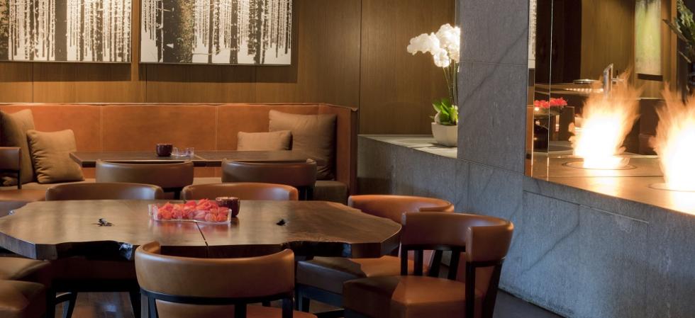 Grand Hyatt Fireplace مطعم Tizian
