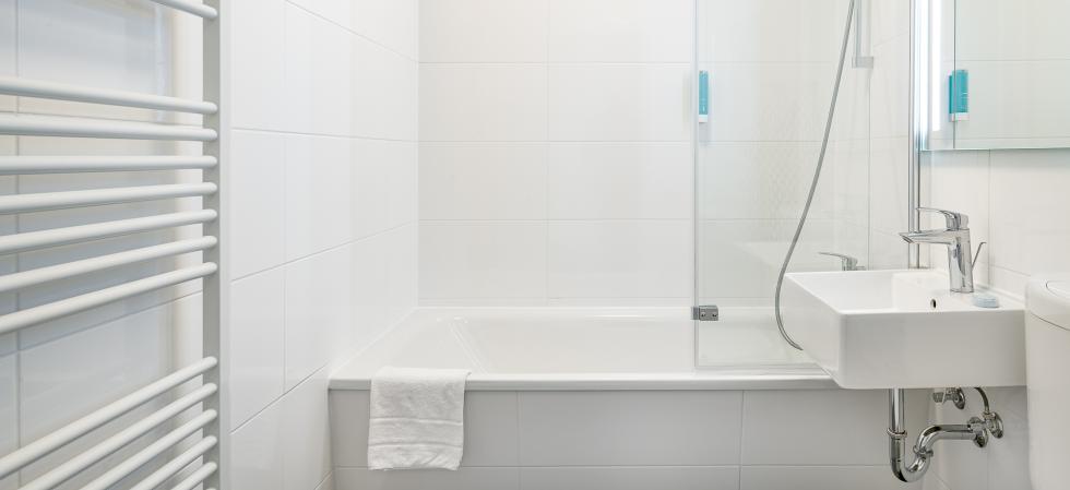 Superior bathroom in the Apartments am Brandenburger Tor in Berlin
